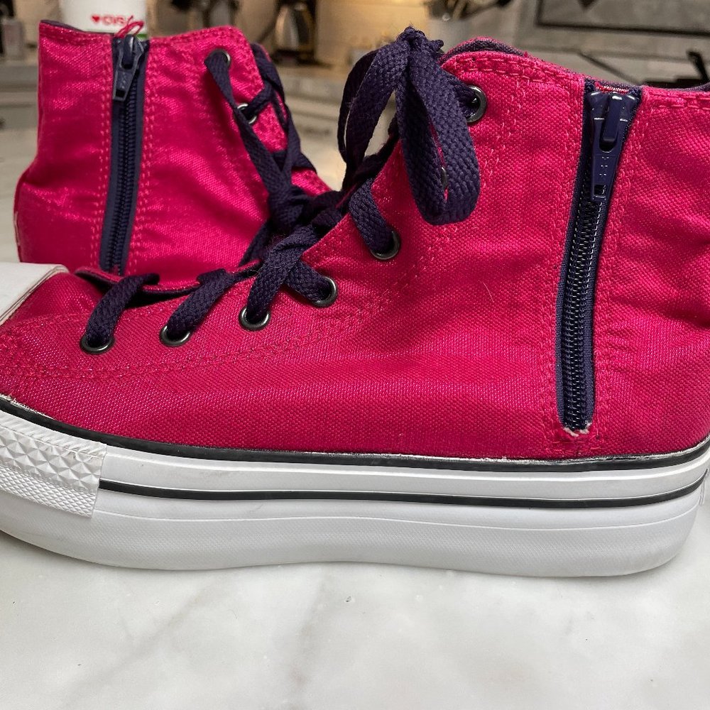 Platform converse